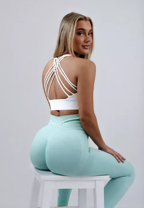 Bright teal! by CptPAWG21