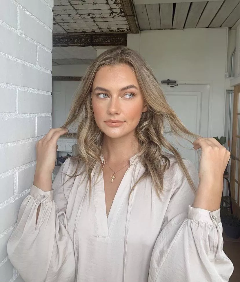 Brigita Maldutyte posted by bobbyUP-MKII