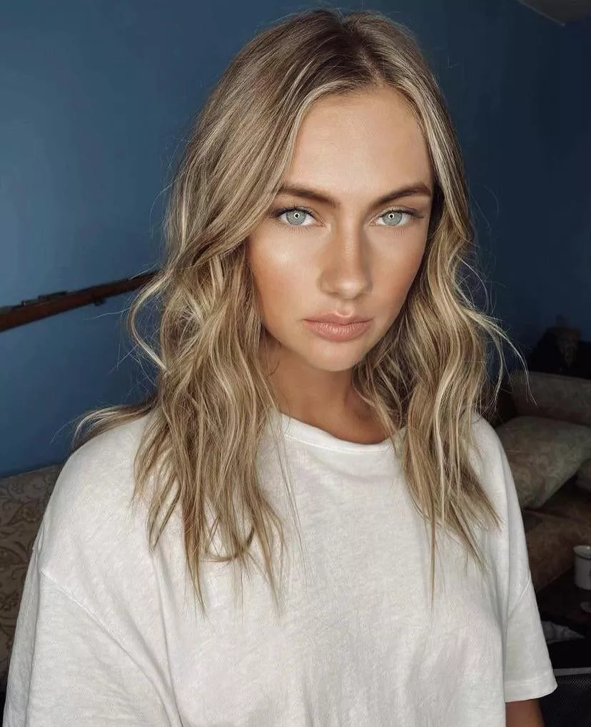 Brigita Maldutyte posted by bobbyUP-MKII