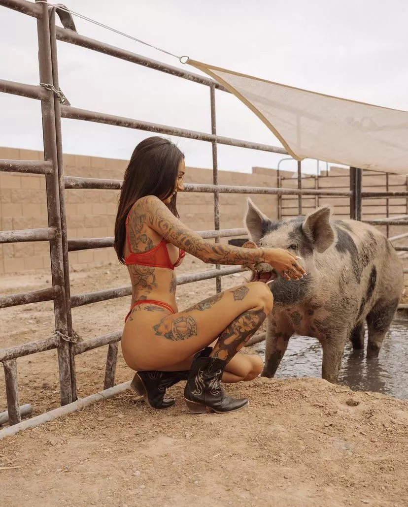 Brin Amberlee posted by CephalopodDisorder