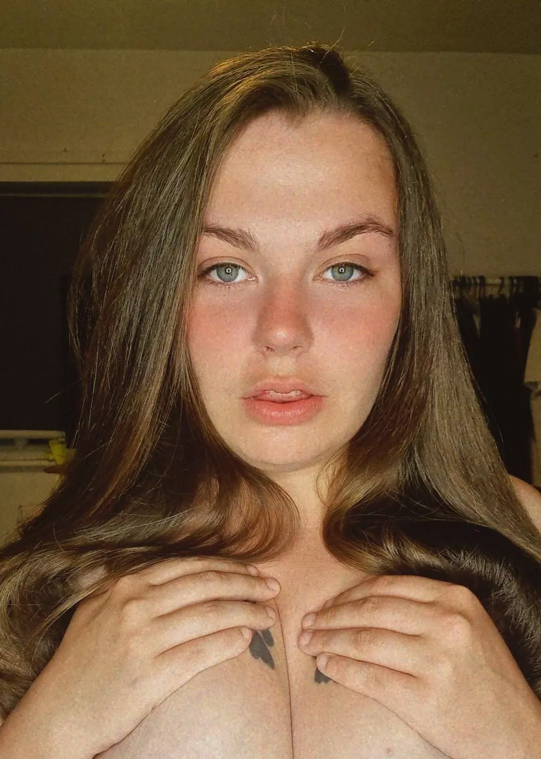 British Mummy 😏 posted by acquainted0202