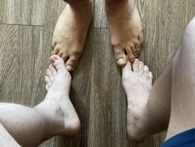 Bro toes by The_WASP_Hunter