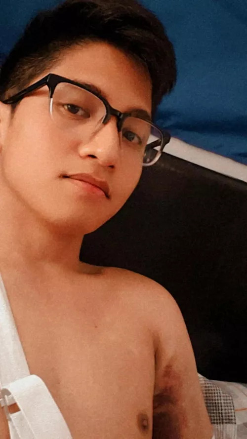 Broke my shoulder but I still can game if I'm careful😆 by j00sr