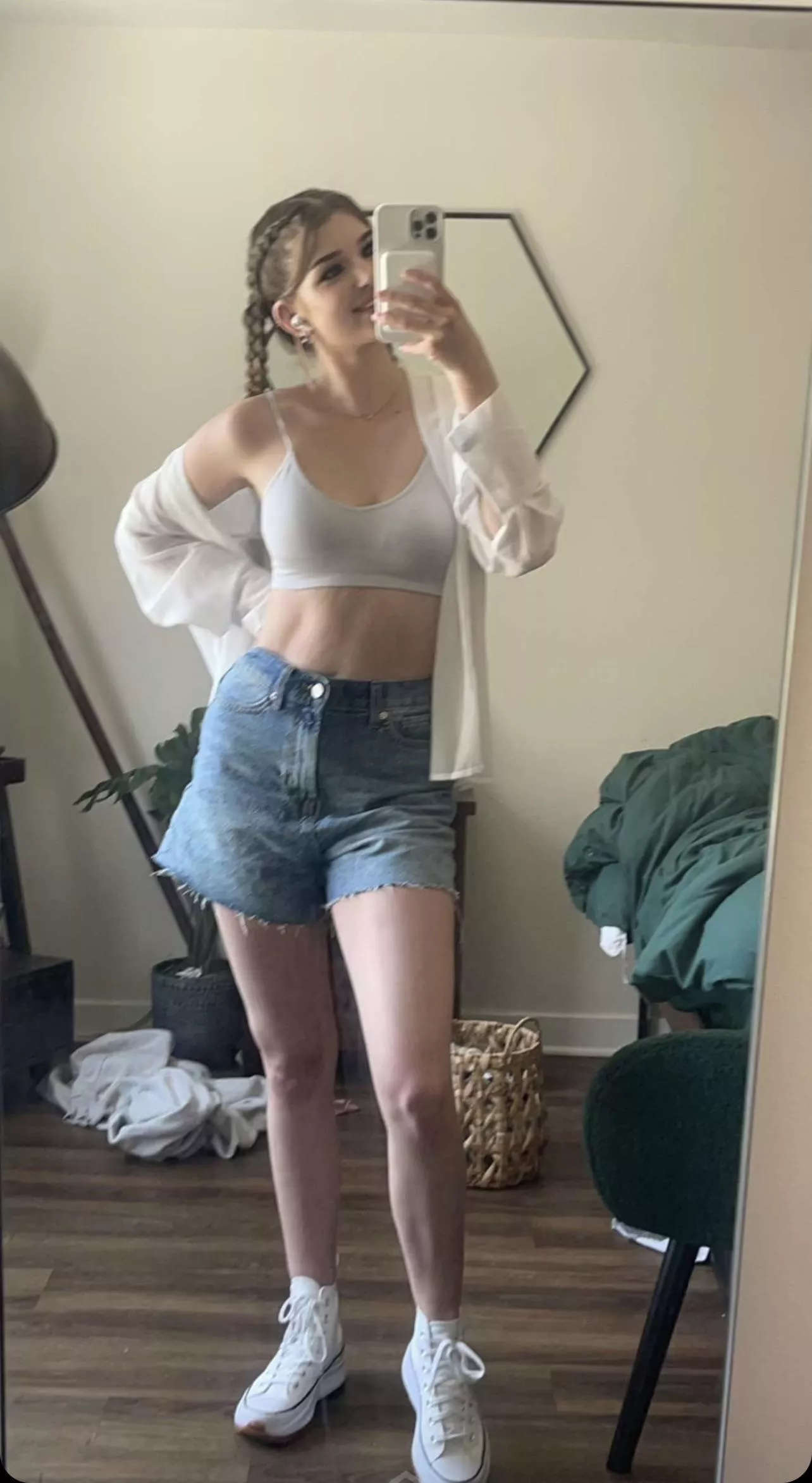 Brooke has me so hard. Drain me to her. posted by baseballfan0119