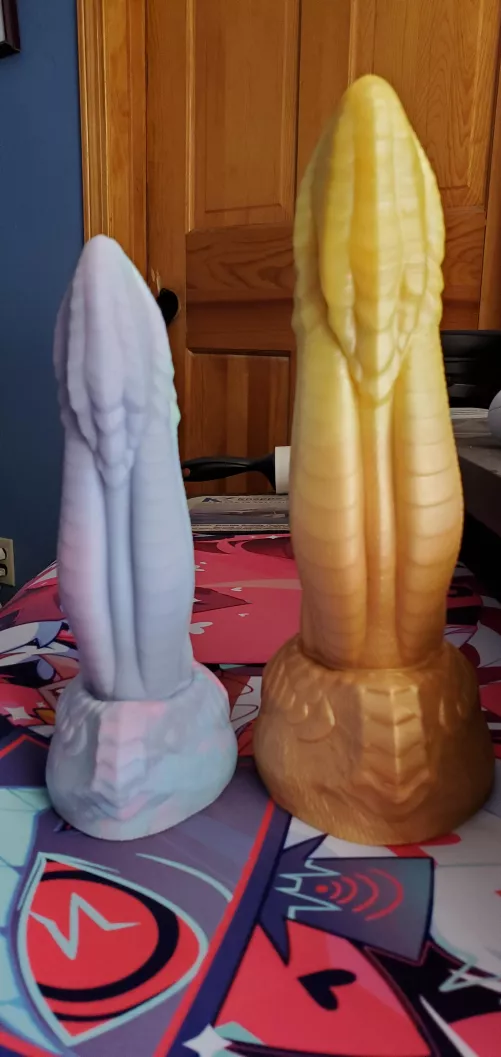 Brothers look so cute together! Small on the left, medium on the right. by JTD0gz0ne