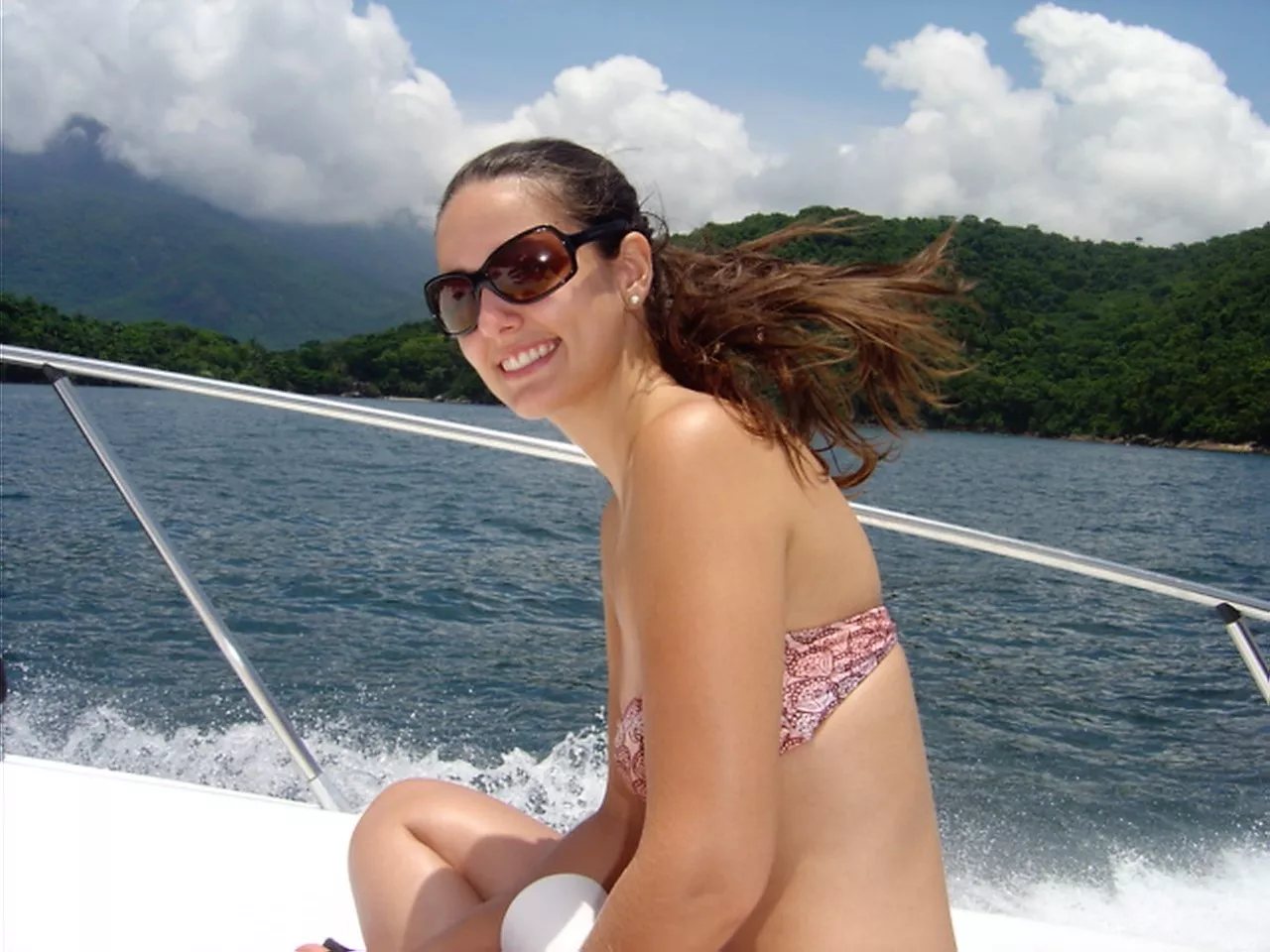 Brunette on a boat posted by UpperCryptographer68