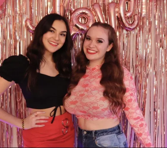 Brunette or red head? by Dunkrnice