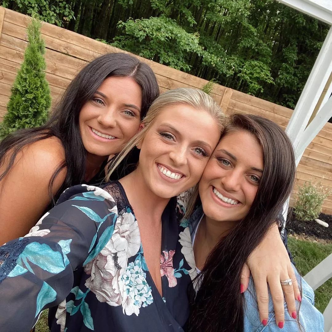 Brunette Sandwich posted by WarmObserver