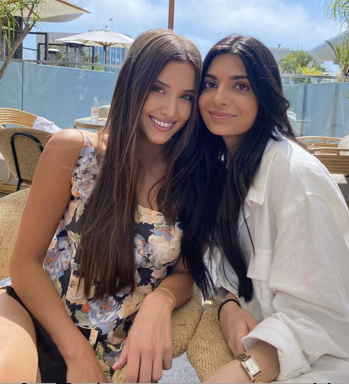 Brunettes posted by round_plastic