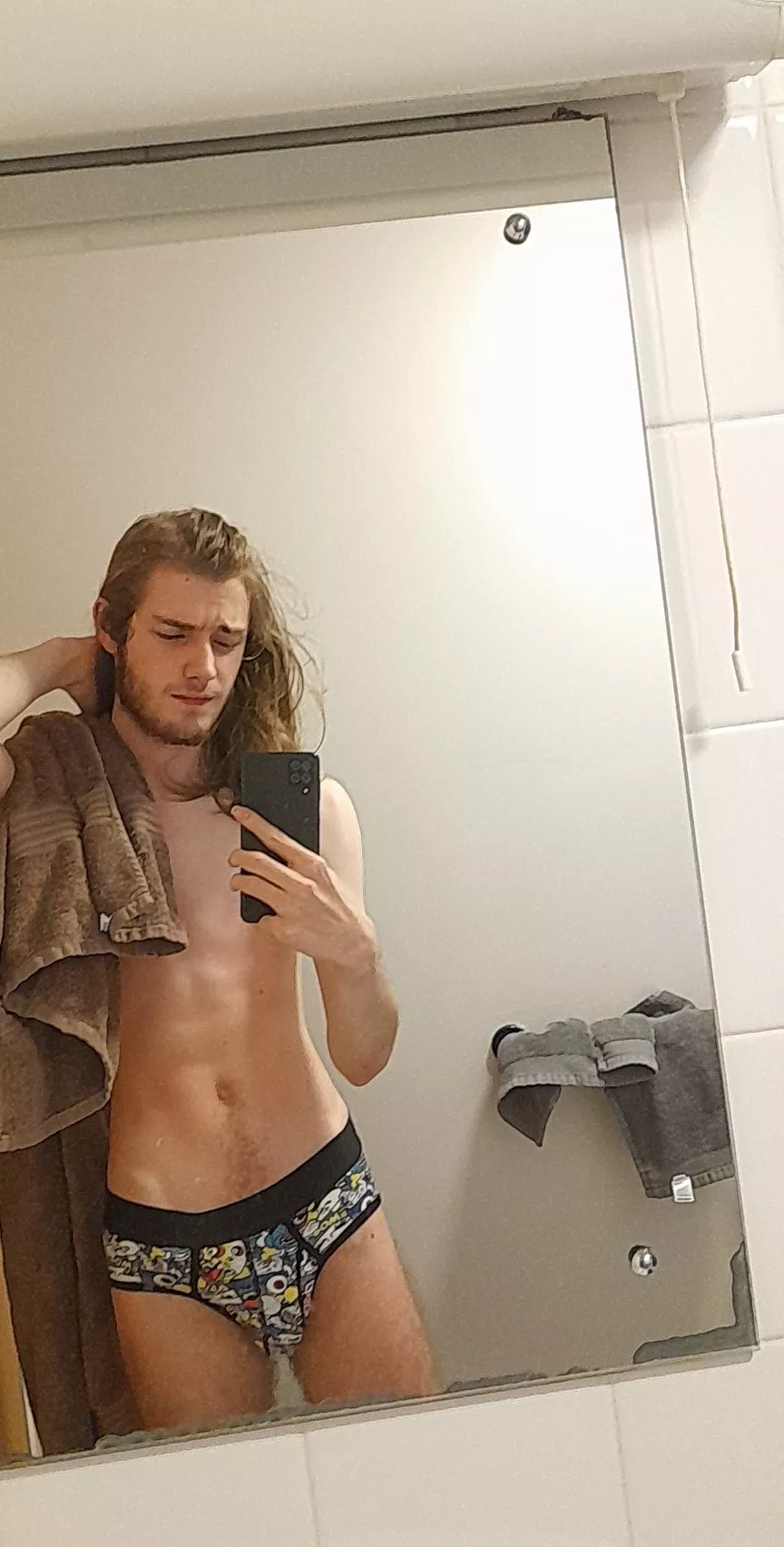 bulge in the new pair posted by Tom2846619