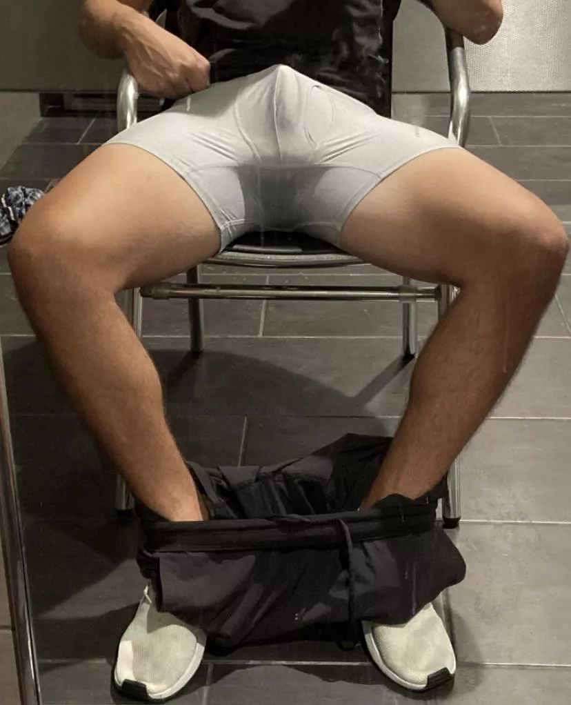 Bulging at the gym posted by collegebriefs_420