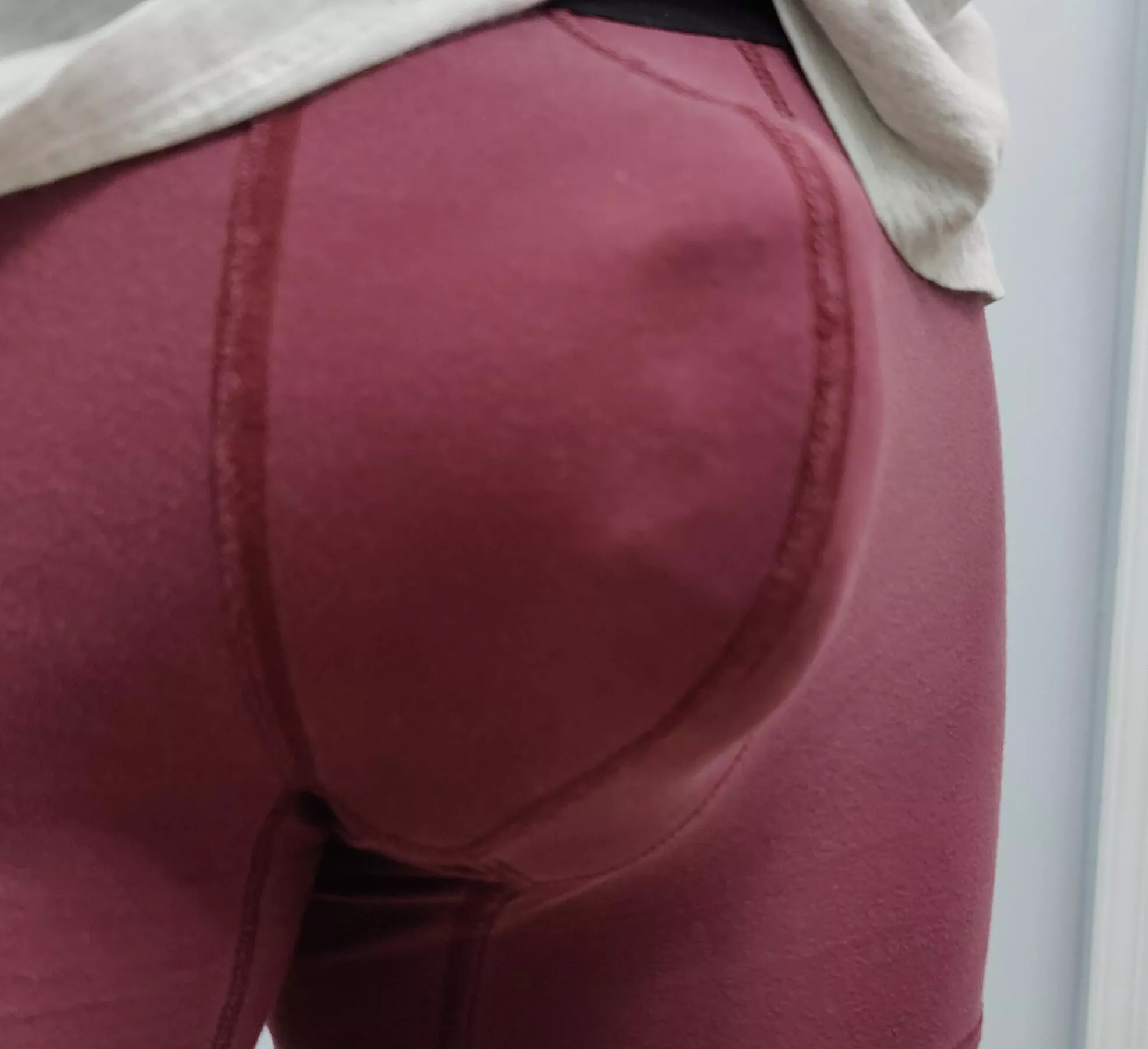 Bulging for a Friend posted by Rusupereffable