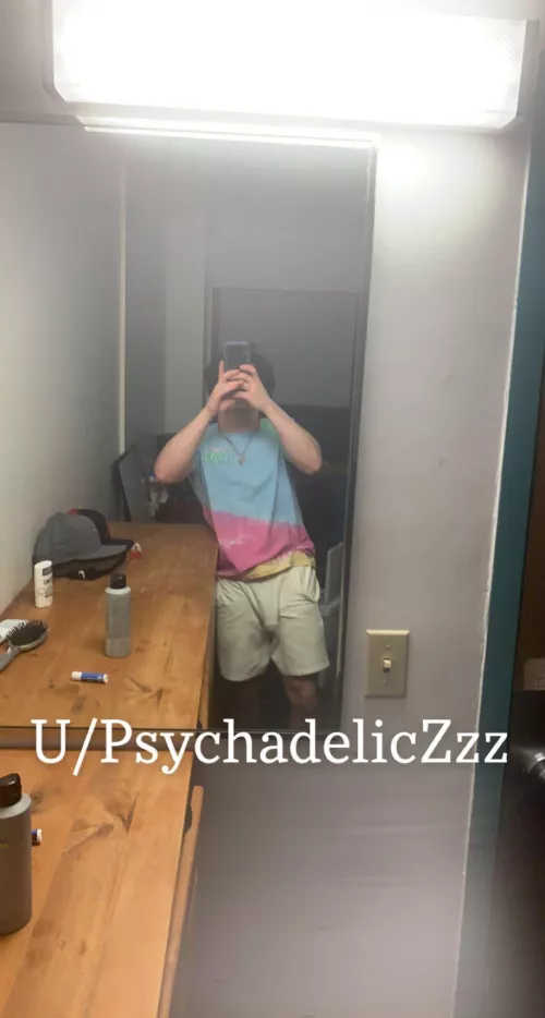 Bulging in my shorts lol by PsychadelicZzz