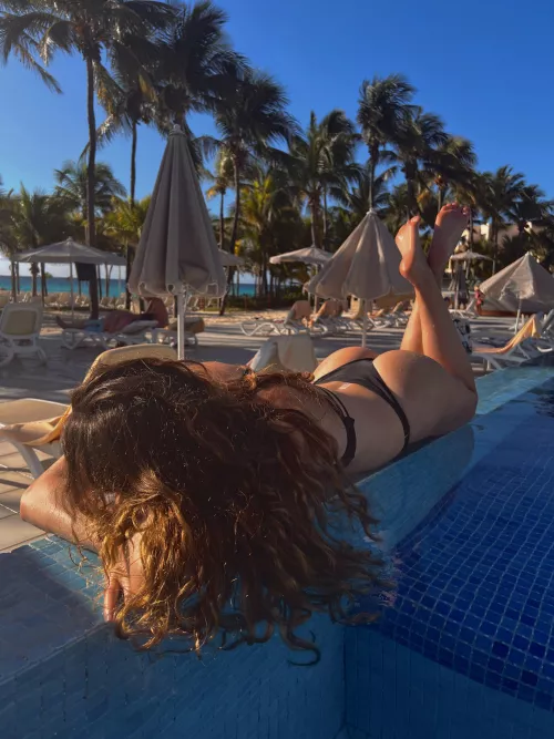 Buns out☀️ by MsJessXO69