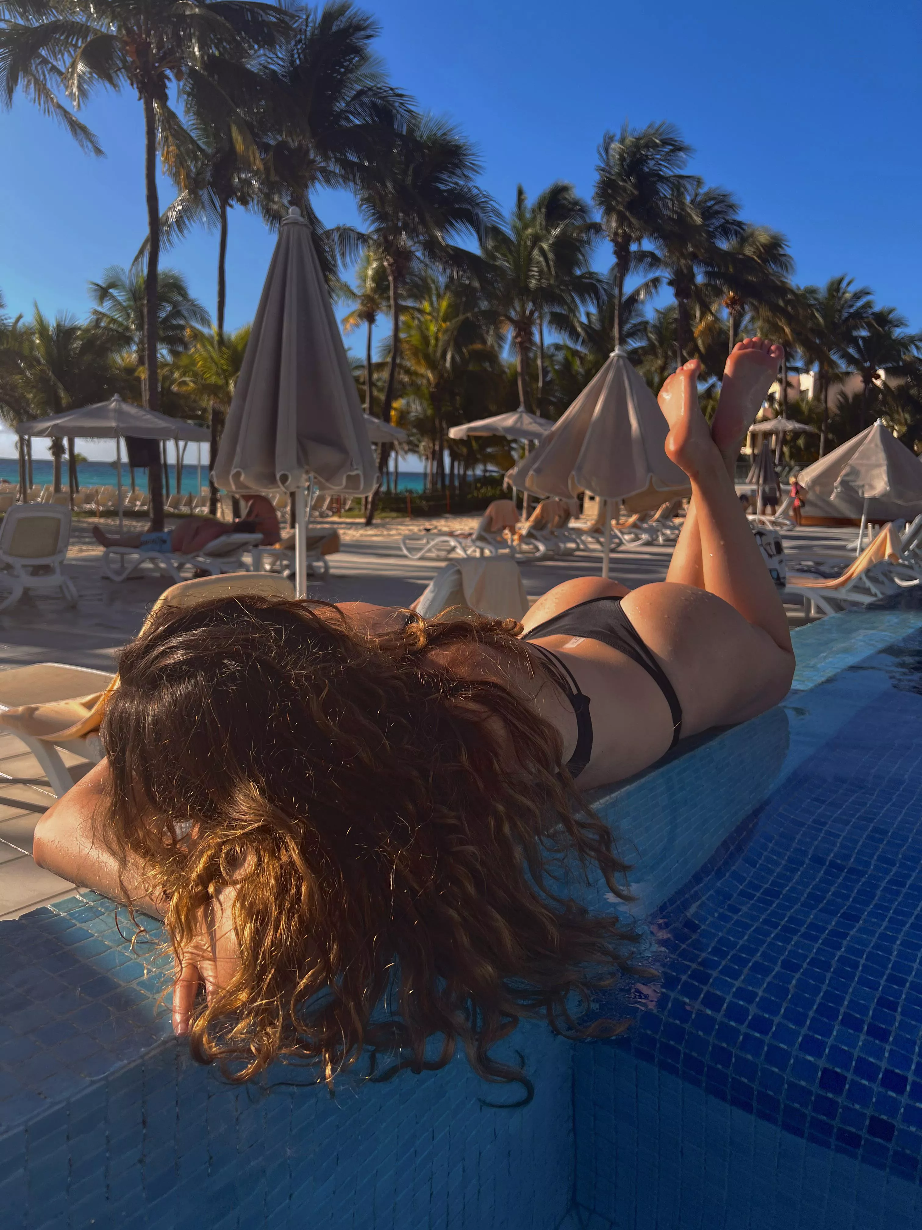 Buns out☀️ posted by MsJessXO69