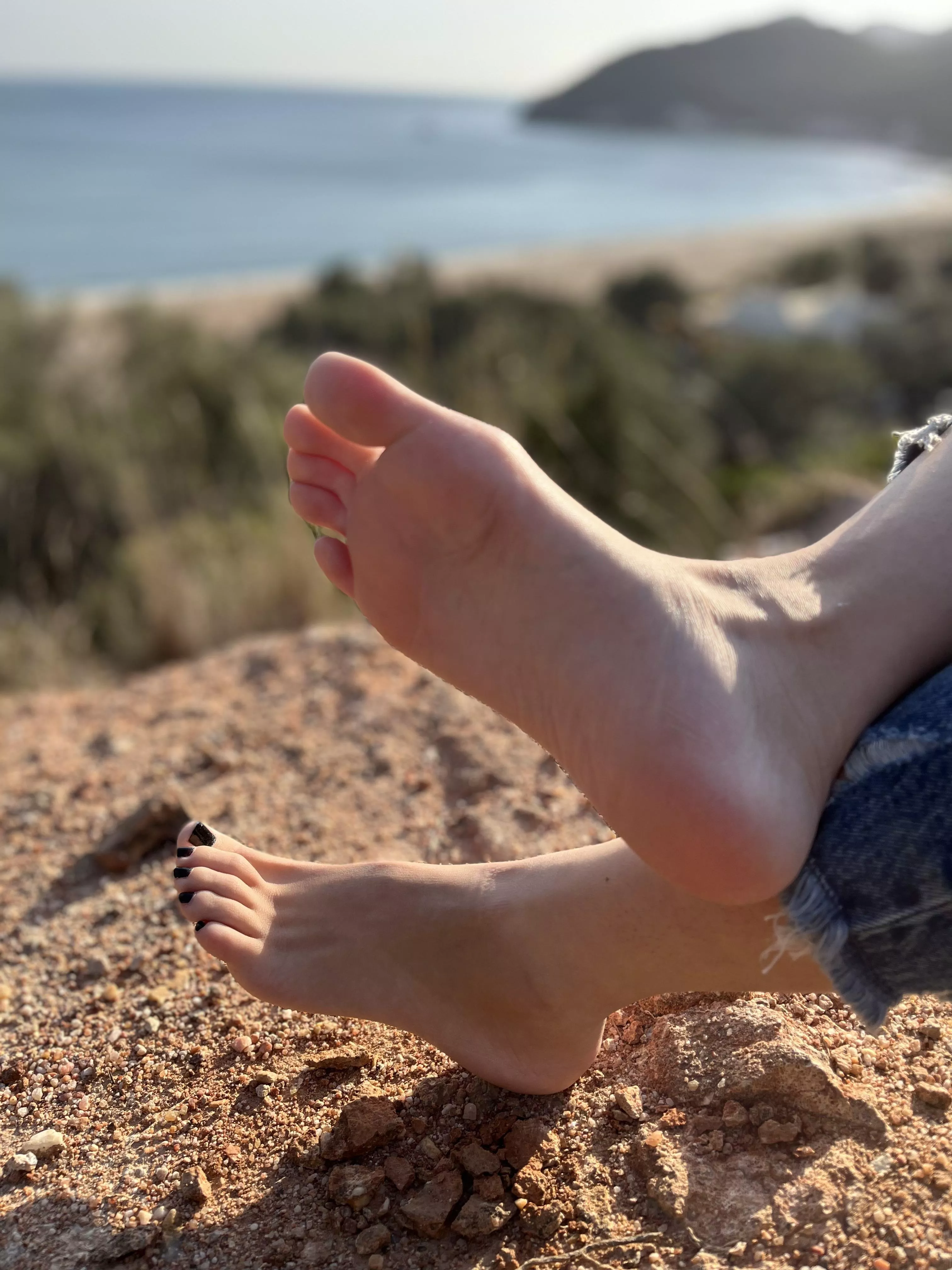 Bury your face in public 😍 posted by CutieFeet0902