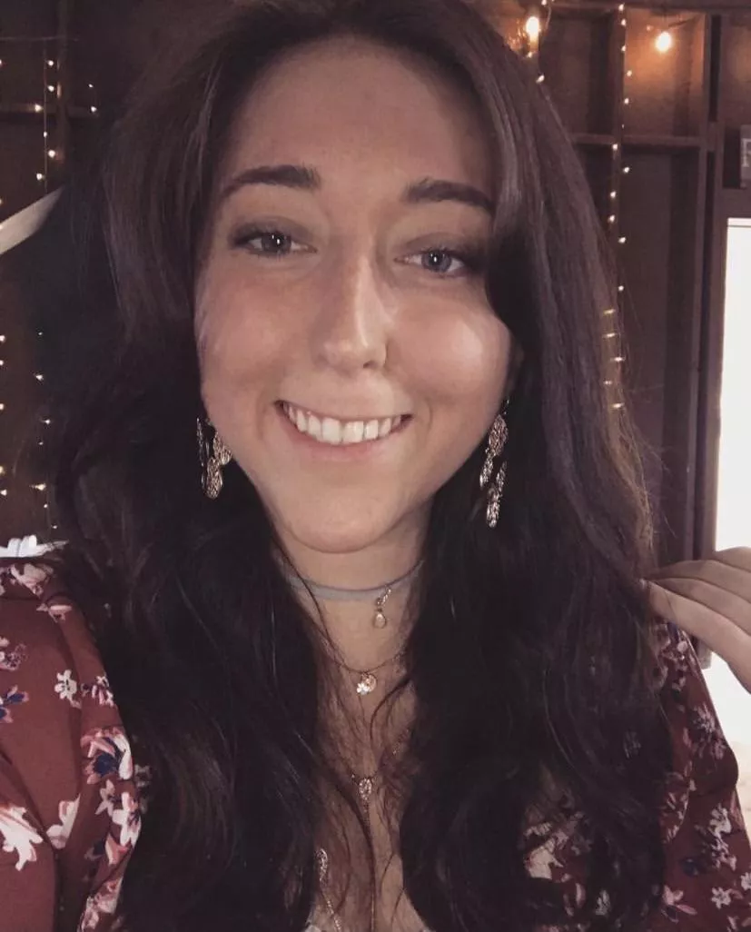 Bust on her smile posted by letitgo6969