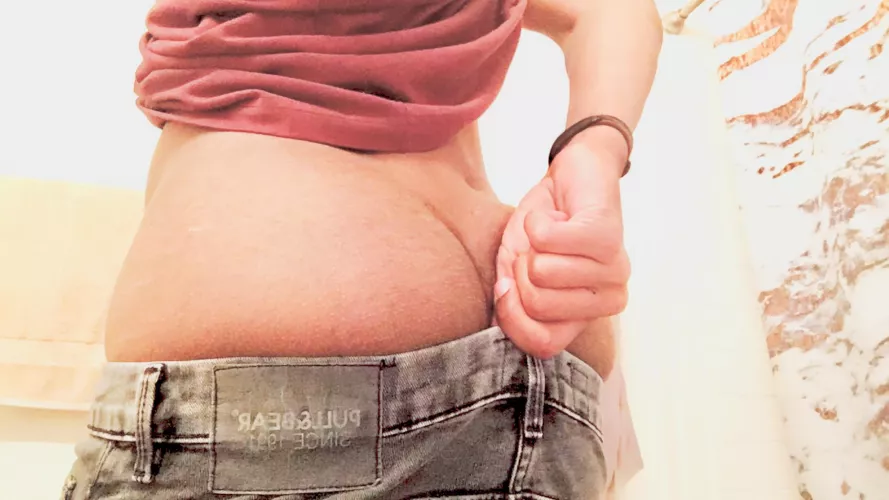 busting outta my jeans by noahvalentino