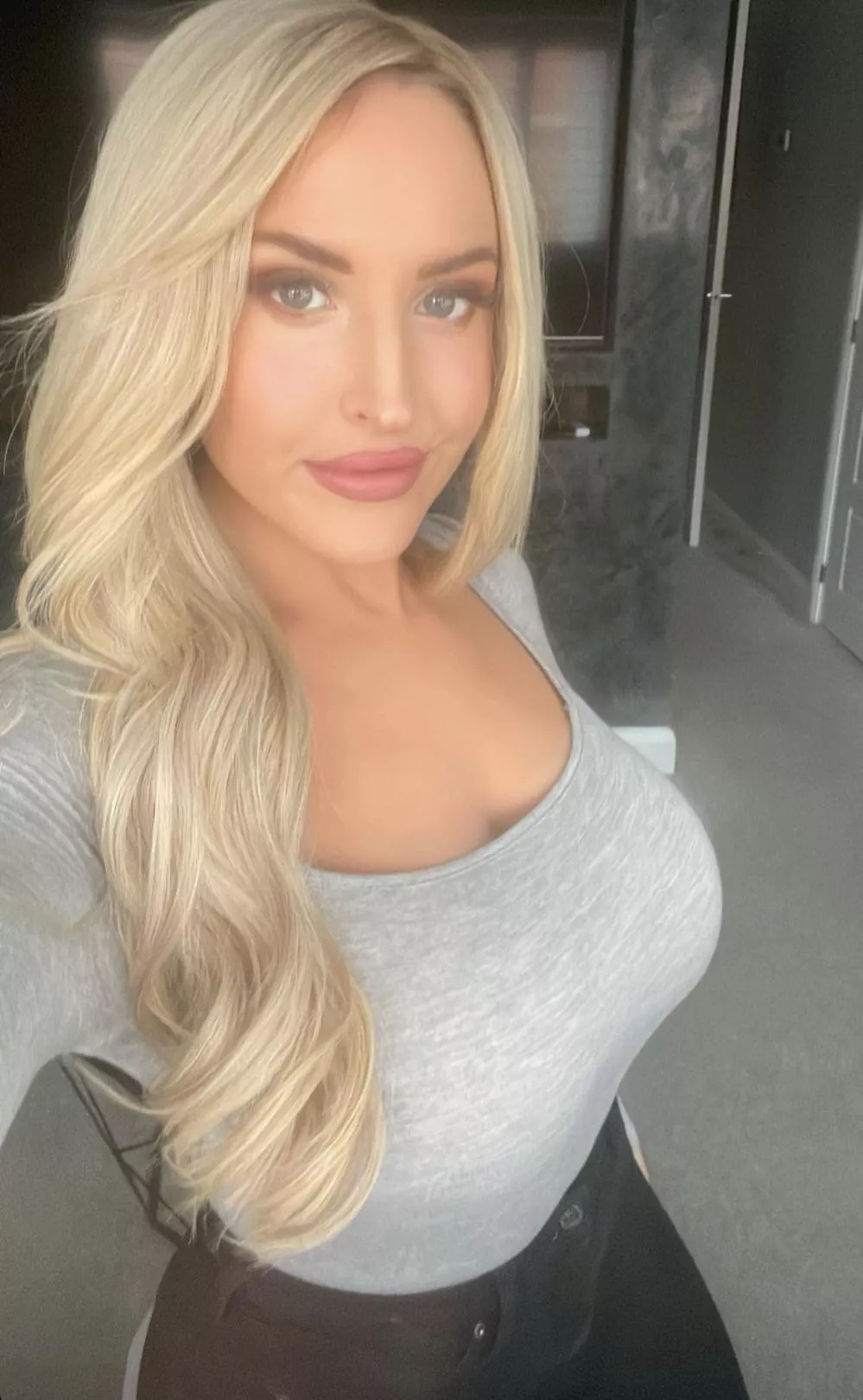 busy blonde bombshell posted by pappybuzz