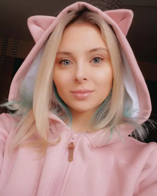 Cait (@kittycaitlin_official) [Instagram] by Maxwell-95