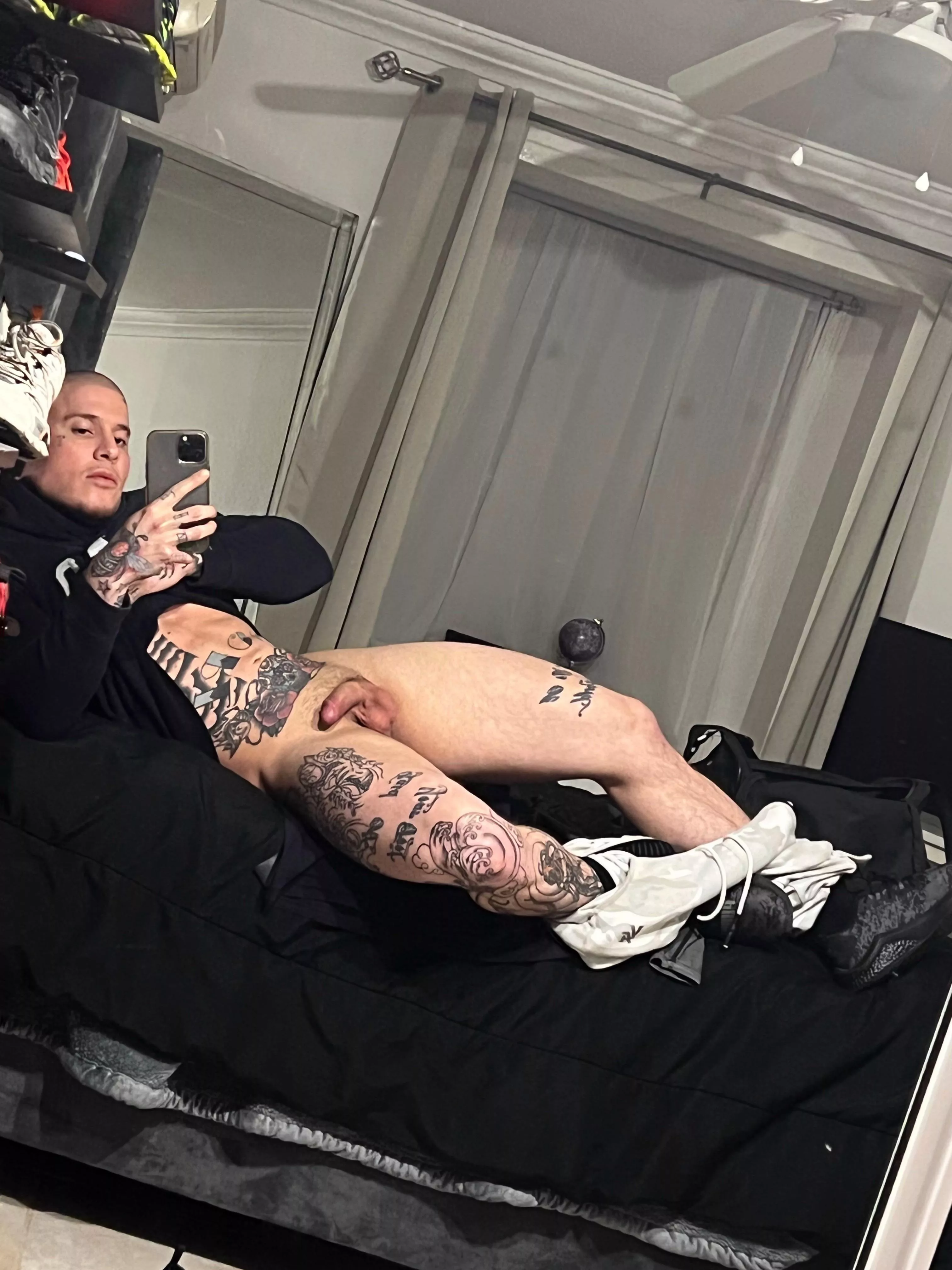 Came back exhausted from the gym, need a massage!!! posted by thatmexaguy_official