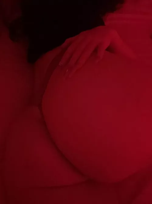 Came home drunk and horny..feels like a good night to plug my ass and play with my pussy by ravenfatcat