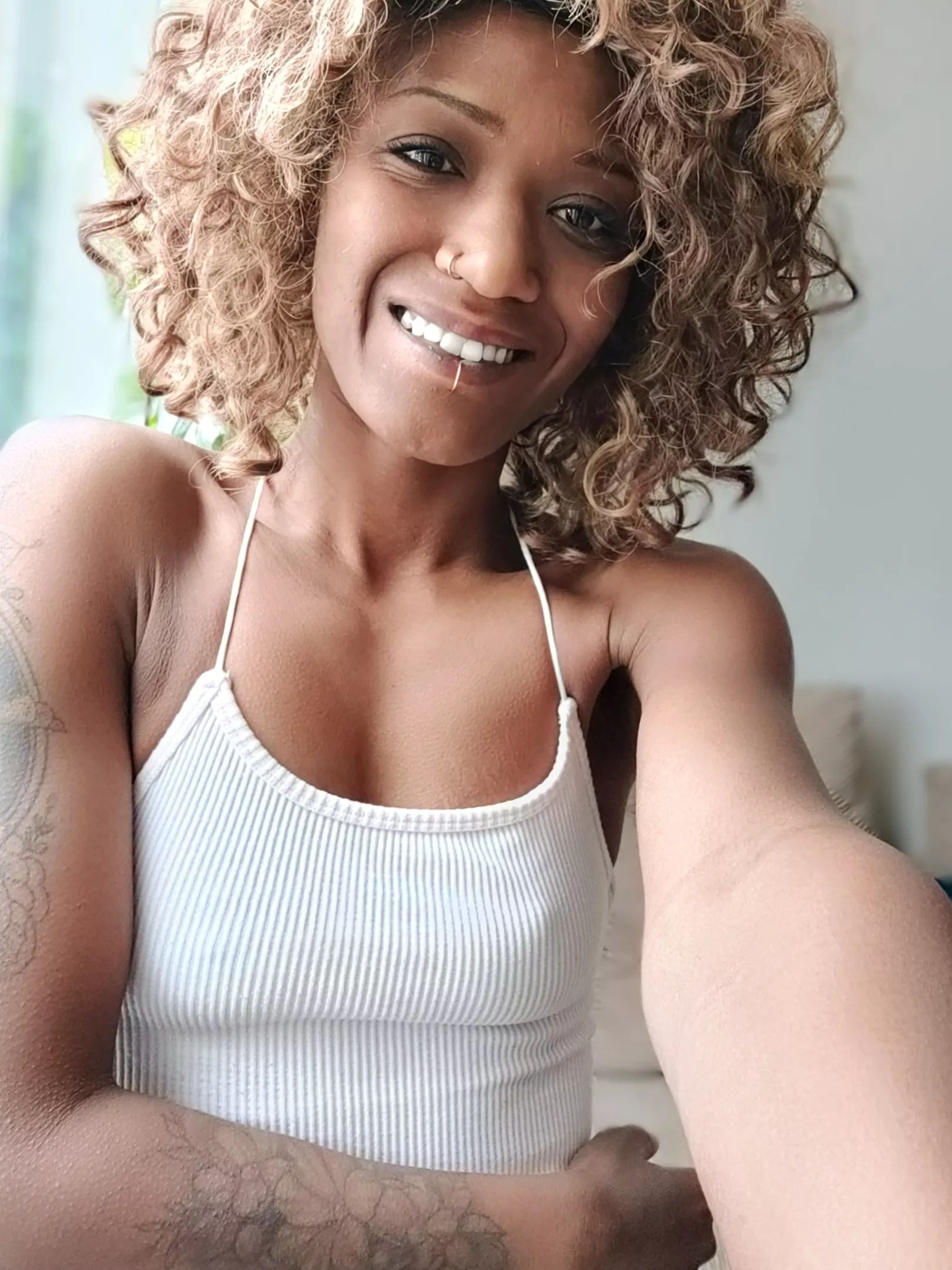 Came to say hi ❣️ posted by moanablom