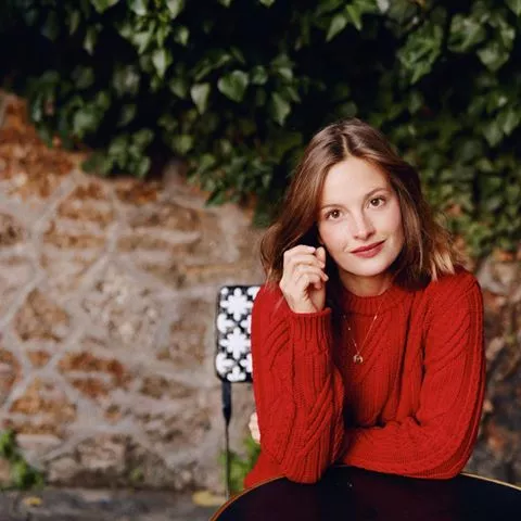 Camille Yolaine posted by FormerFruit