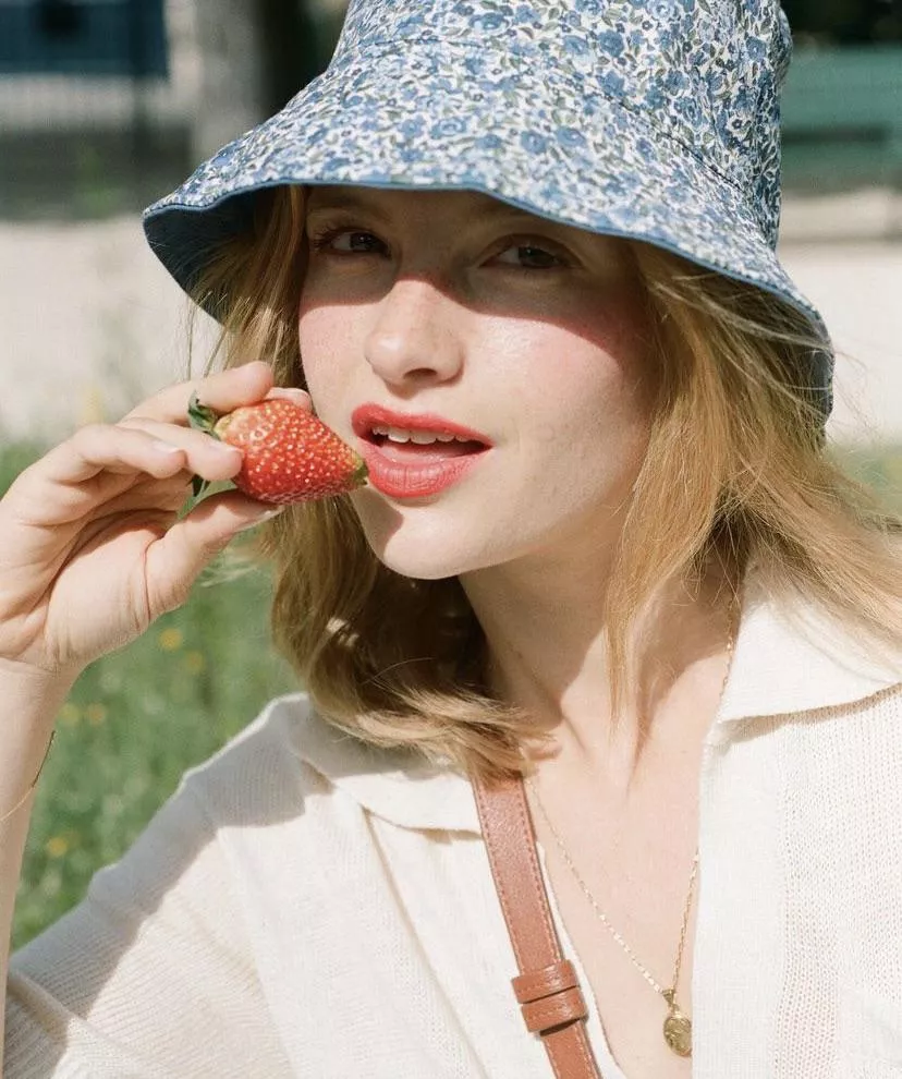 Camille Yolaine posted by bobbyUP-MKII