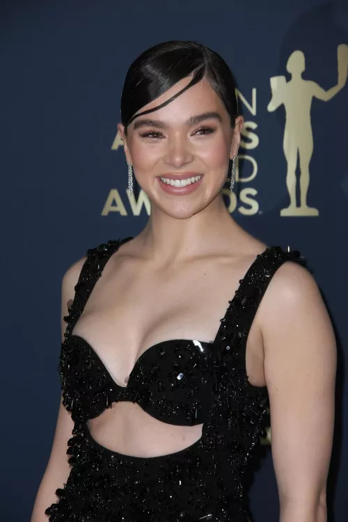 Can a bud drain me for Hailee Steinfeld? by Effective-Log-8317