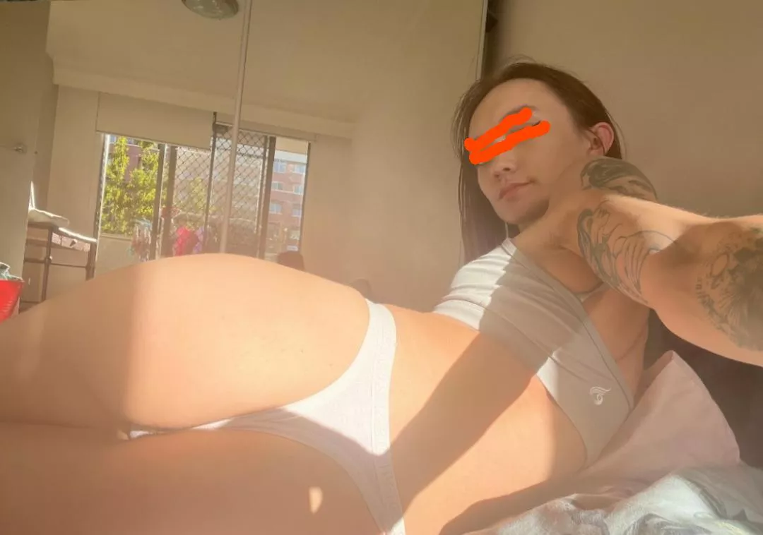 Can anyone help apply sun screen? posted by MoonsHalo1