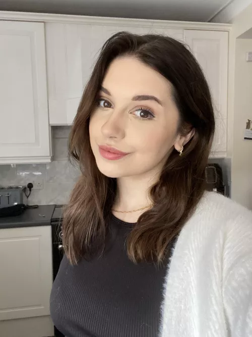 Can anyone tribute her please? Dm or kik TribzPlz83 by Valuable-Ad-1633