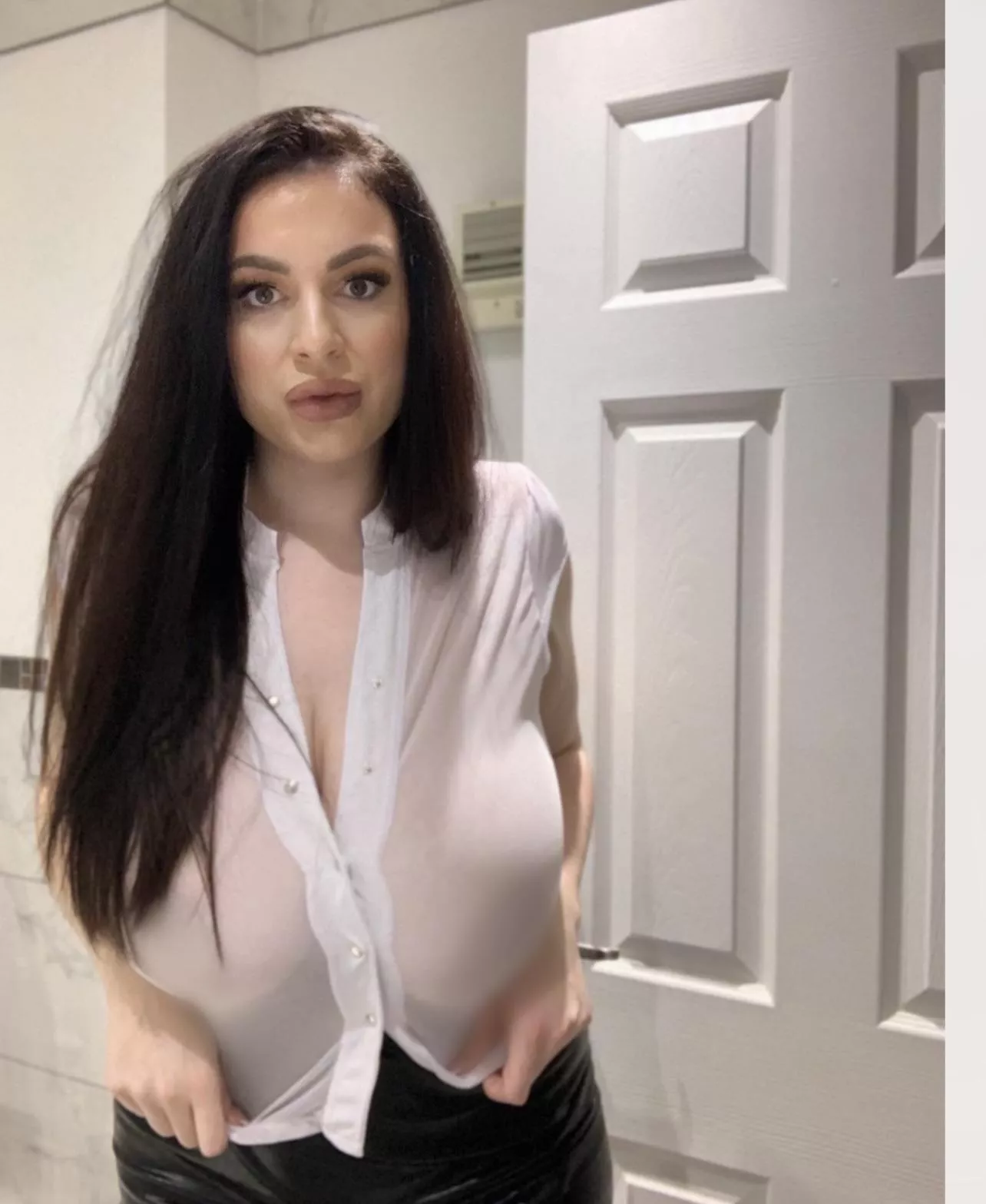 Can I be your busty secretary ? posted by BustyJasmineXx