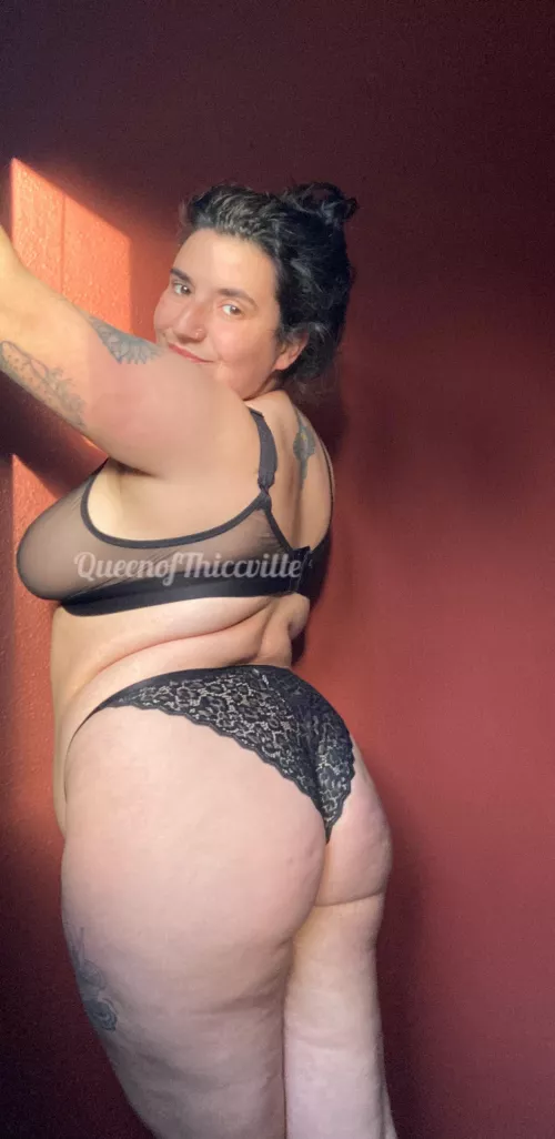 Can I be your chubby gf? by QueenOfThiccville