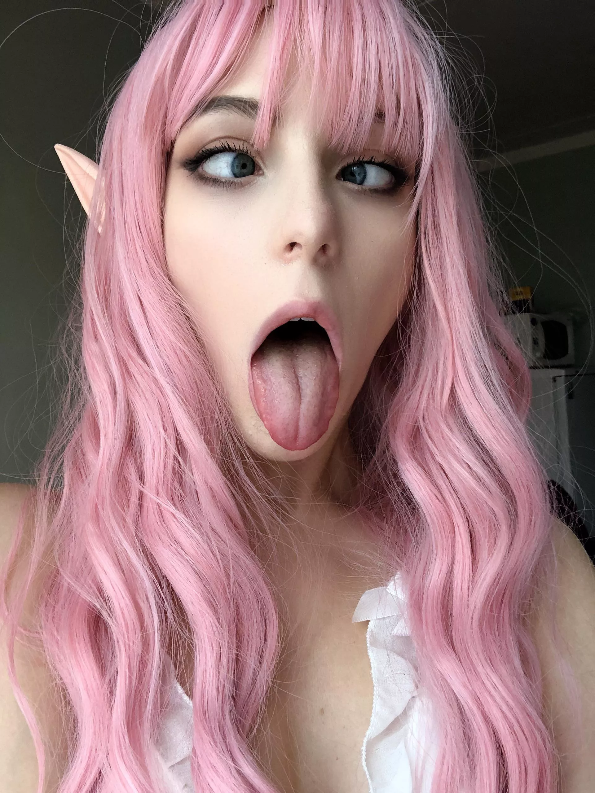 Can I be your elf pet slut? posted by Kara_Likerman