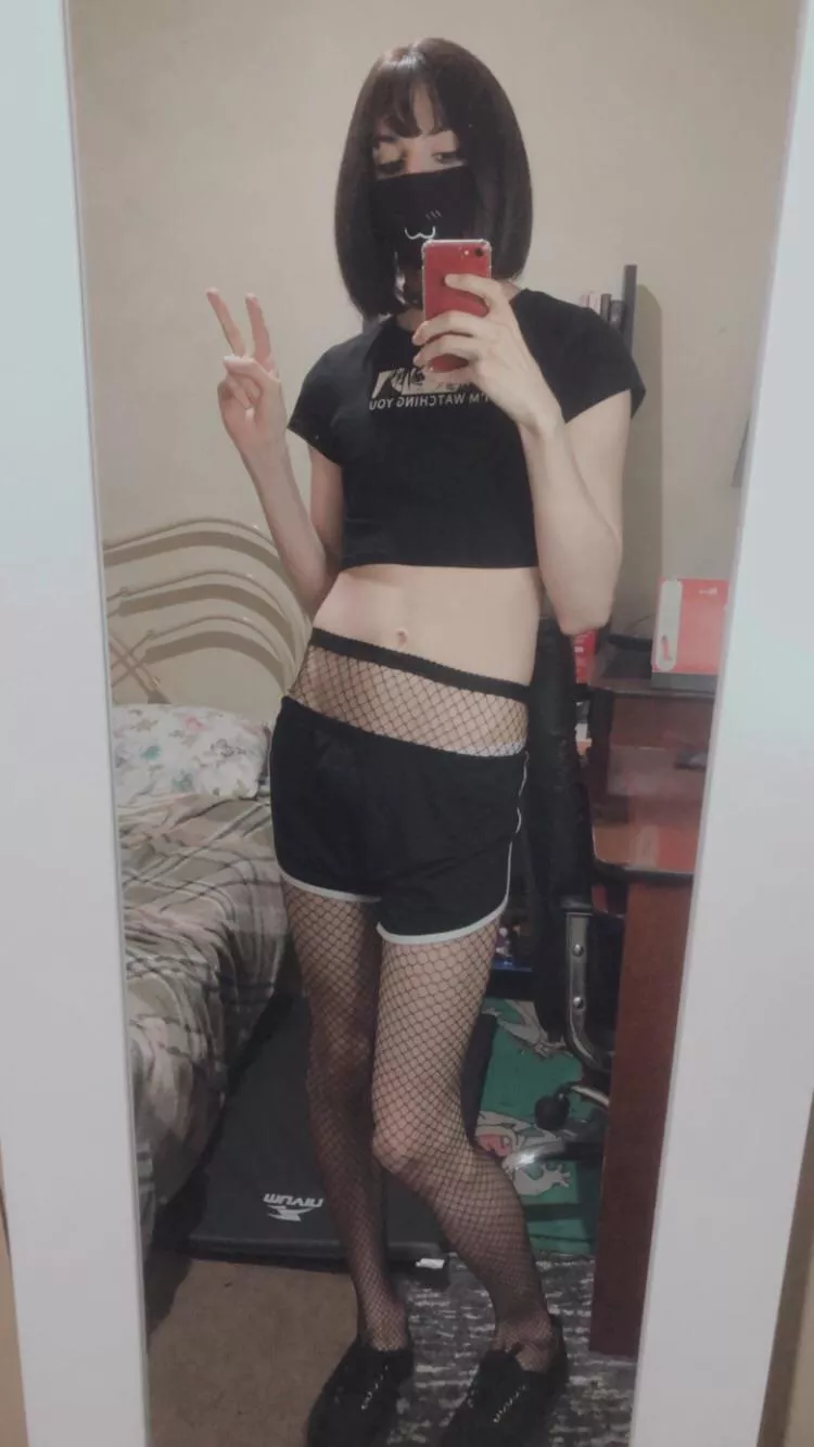Can I be your goth gf? 🖤 posted by Femboy_alma