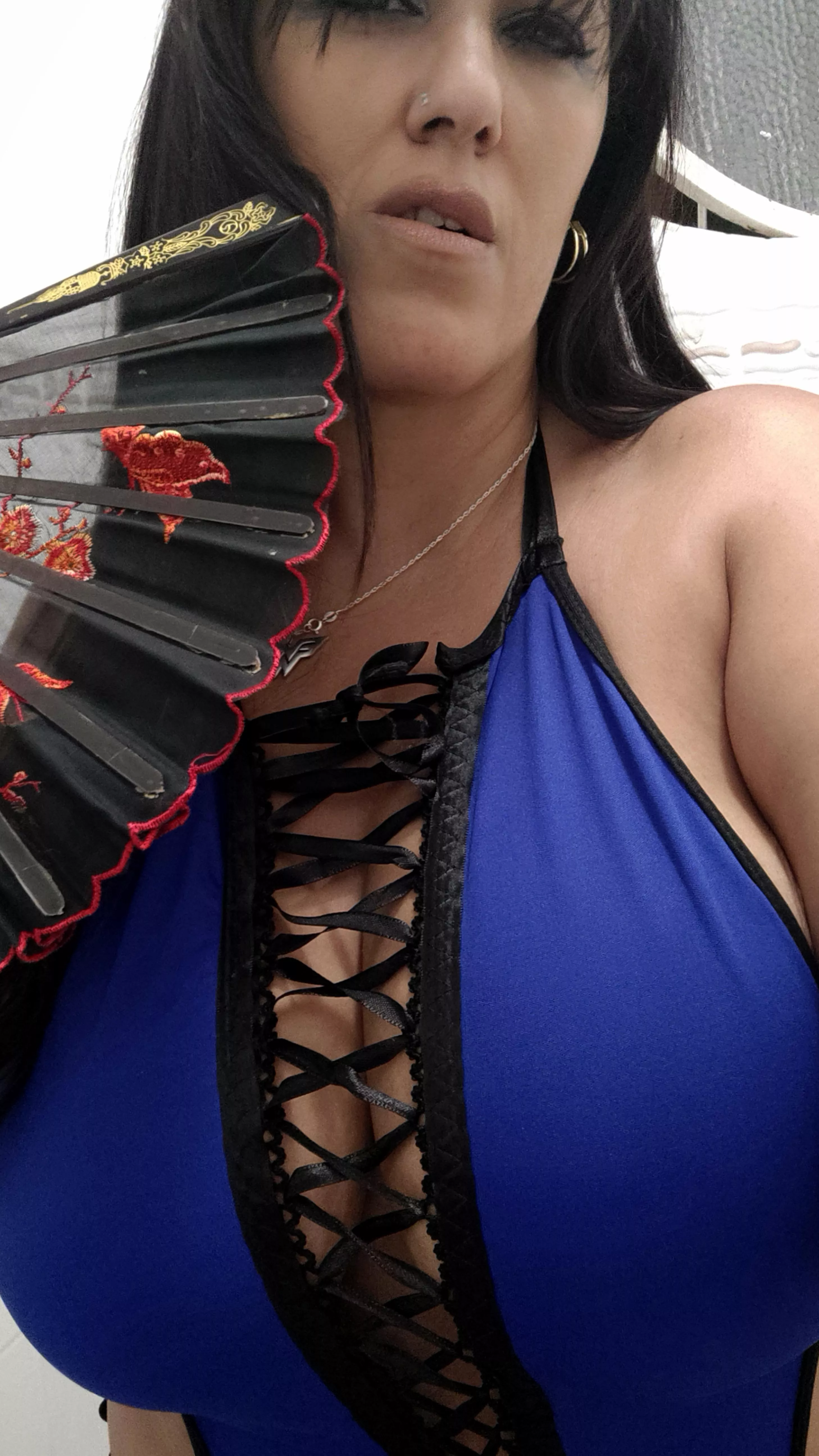 Can I be your Kitana babe???🤤🥵🔥 posted by MeninaVeneno75