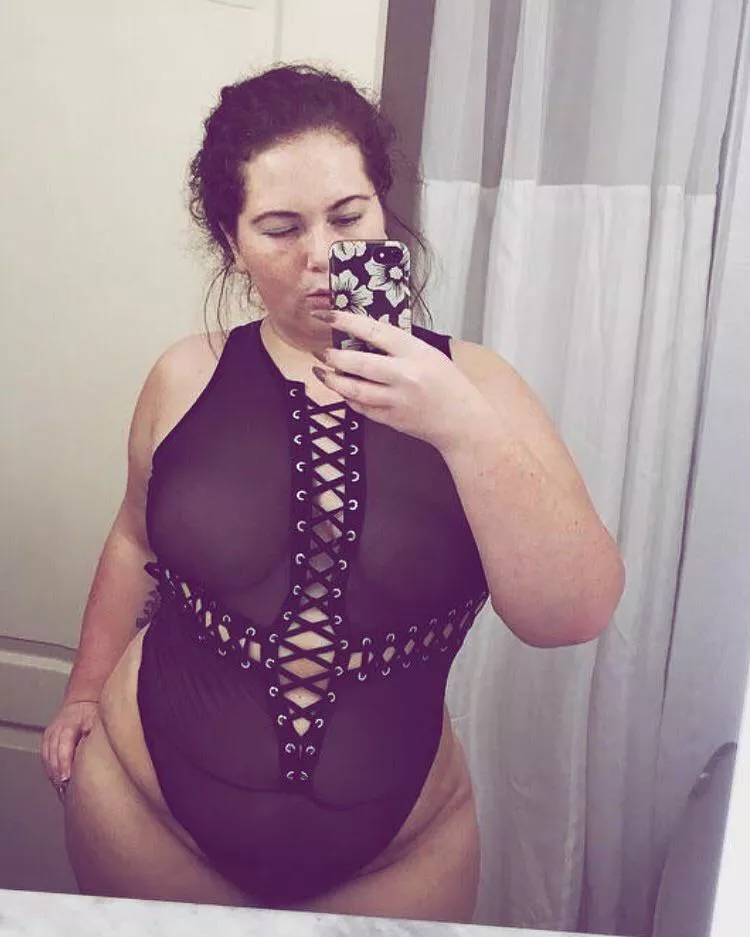 Can I be your new play thing? posted by elliemaeby