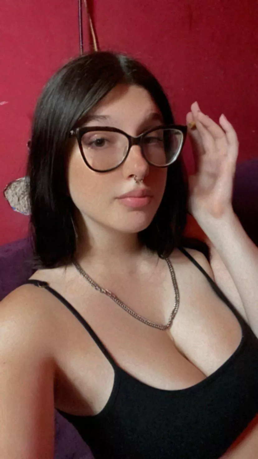 can I be yours? posted by nofreehandjobs