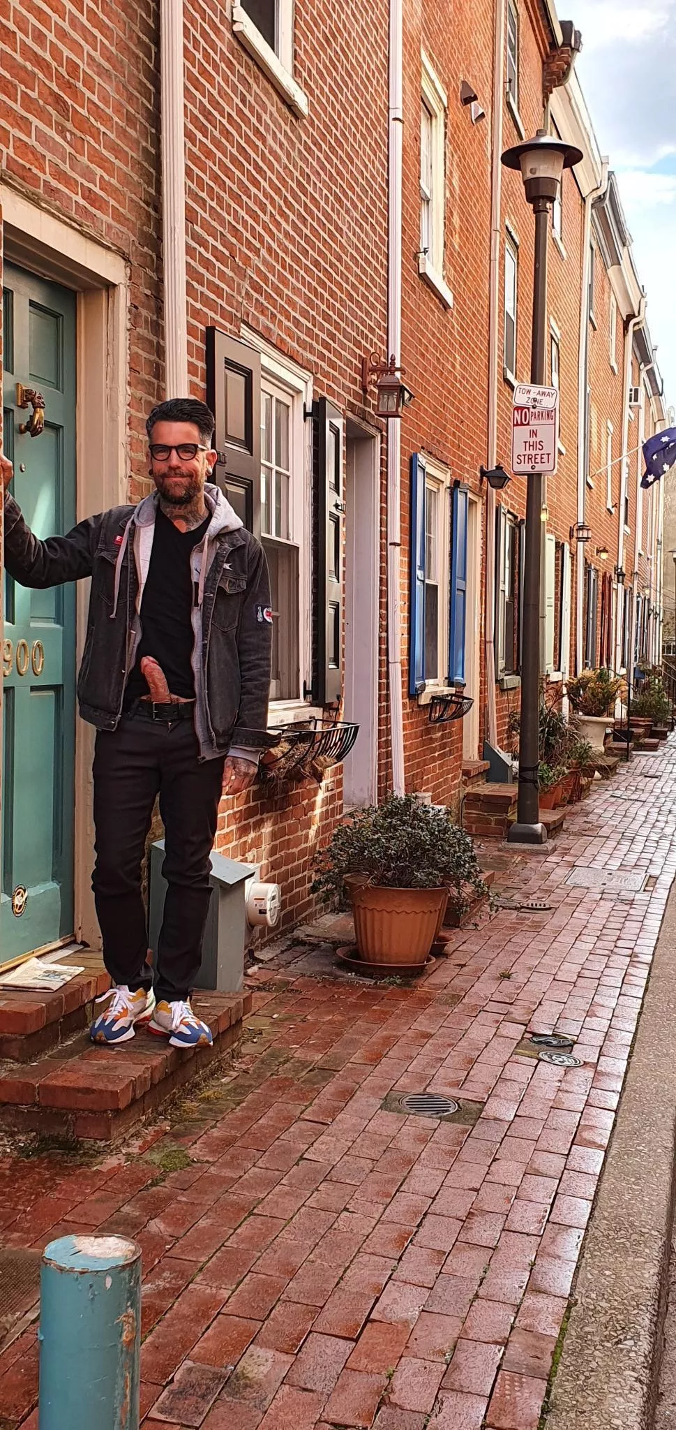 Can I come and knock on your door? posted by whowantstotouchit