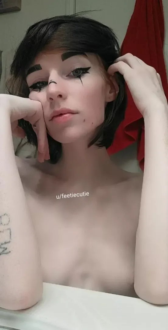 Can I dom you right tonight? posted by feetiecutie