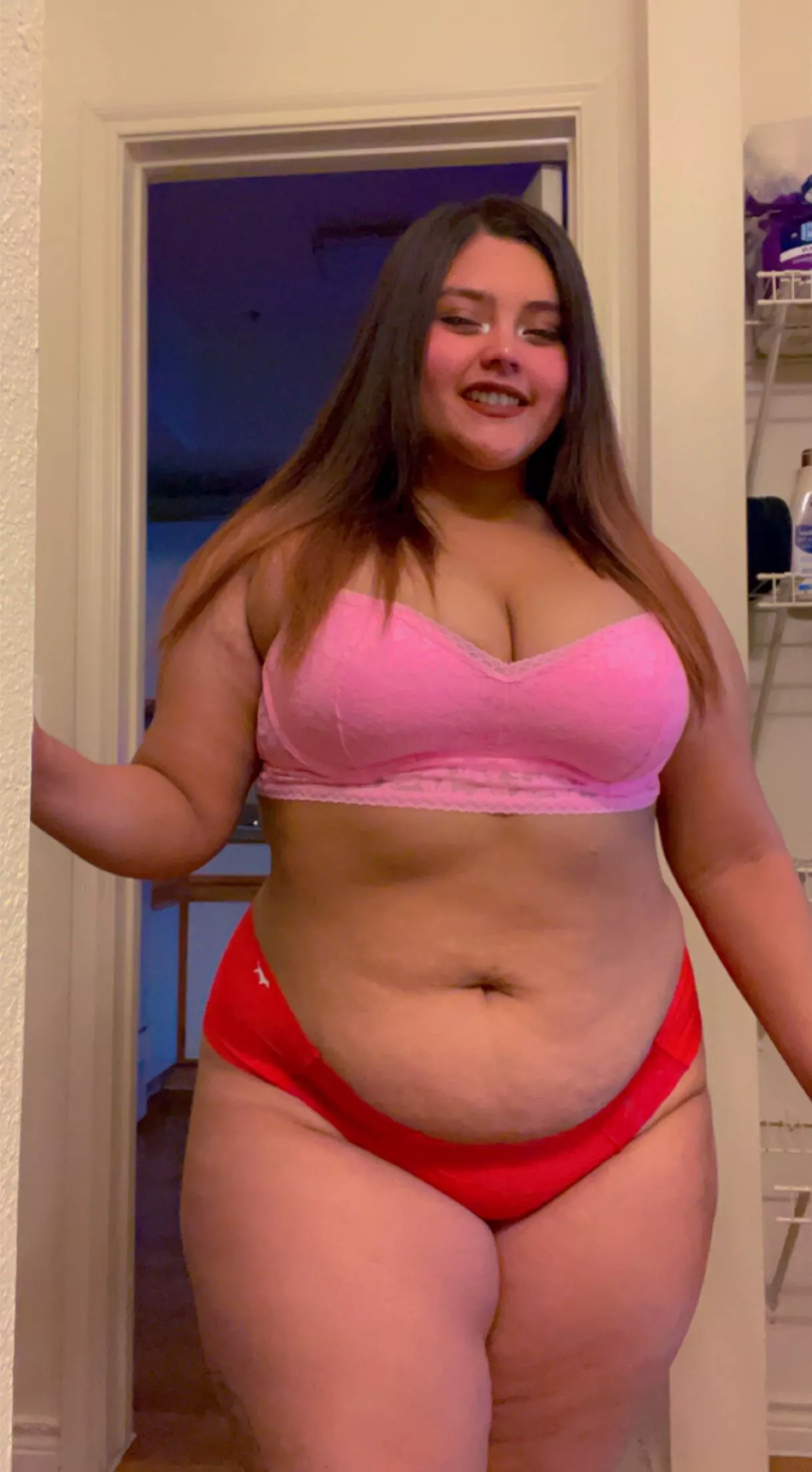 can i get sum pets plzz 🖤🥺 posted by trippycattoo