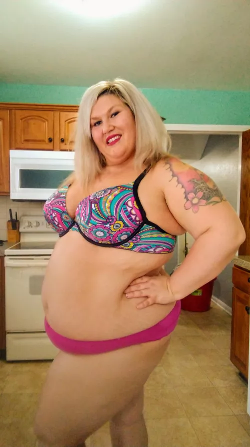 Can I get you something to eat? by Bubblybabe_88