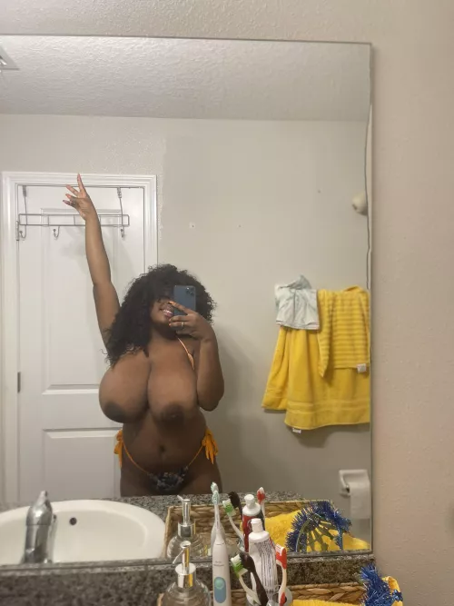 can i have pictures of your big cock so i can cum ? just DM me👅 by kieraMone