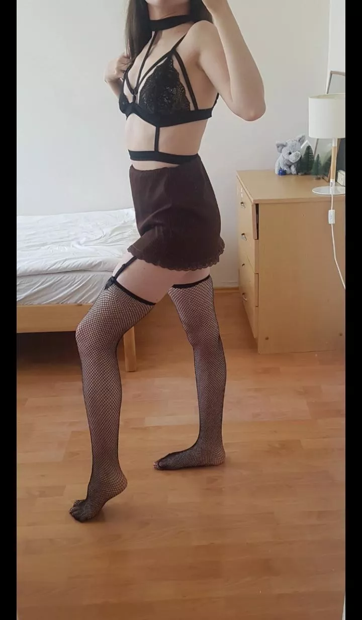 Can I jerk you off with my feet? posted by serathecutie