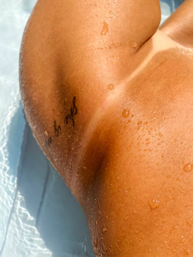 Can I make you want to lick my tanlines 'till you get to my secret honeypot? posted by lunagrass