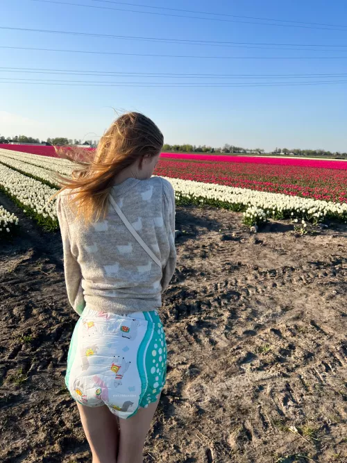 Can I pick a pretty flower for you?🥺🌸 by Pink_Little_Kitten