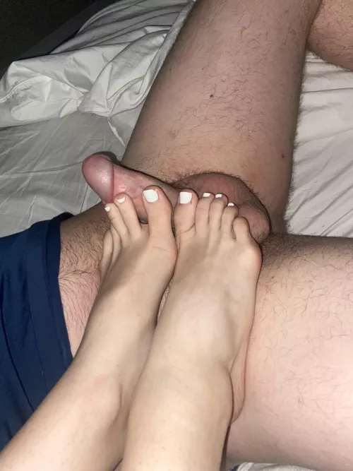 Can I rest my toes here? by Feetprincess0022