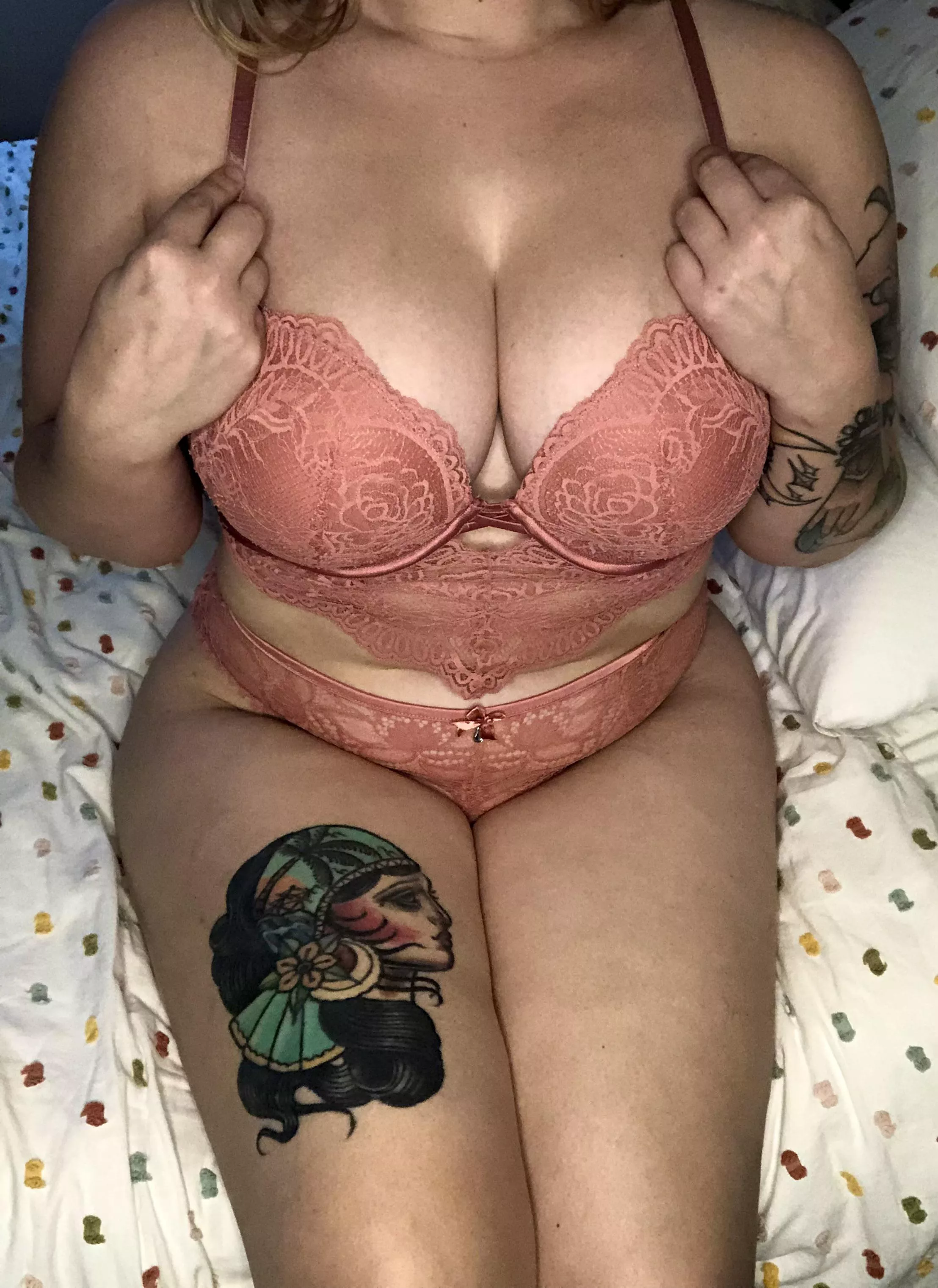 Can I sit on your face? 🥺 posted by Buttbeann