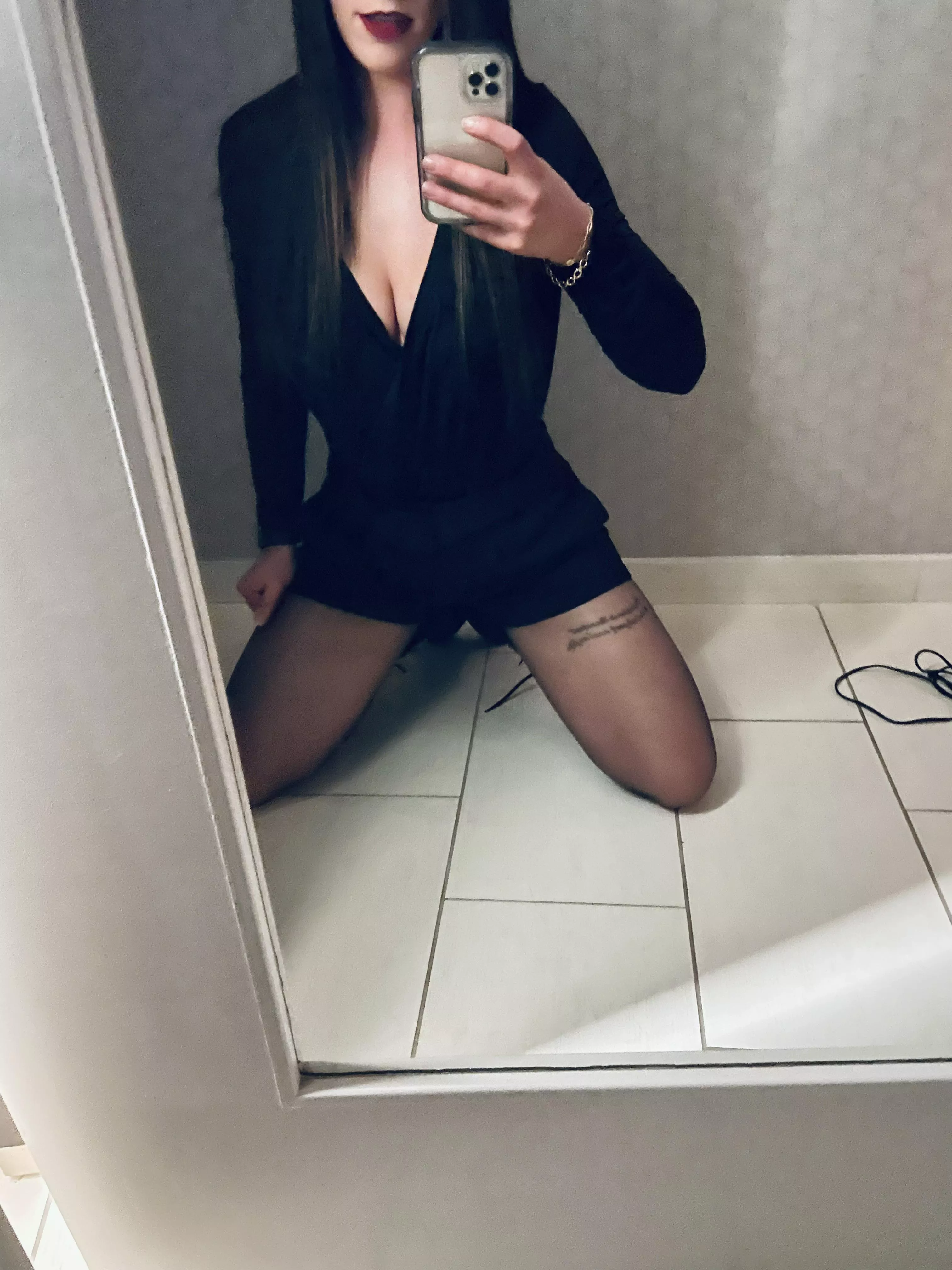 Can I sit on your face? [image] posted by Desperate-Paper417